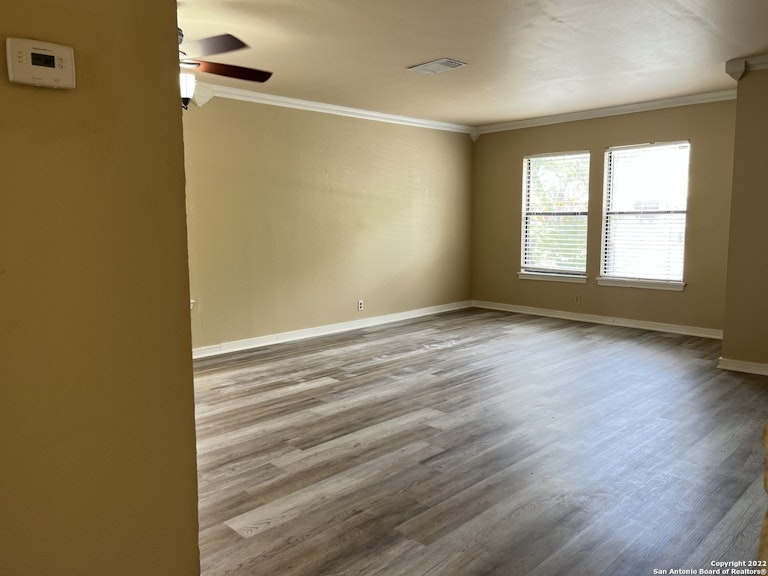 Photo 39 of 51 - 10935 Hamlen Park Dr S, San Antonio, TX 78249