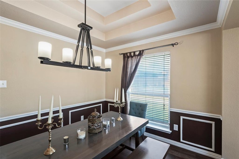 Photo 12 of 39 - 318 Fort Edward Dr, Arlington, TX 76002