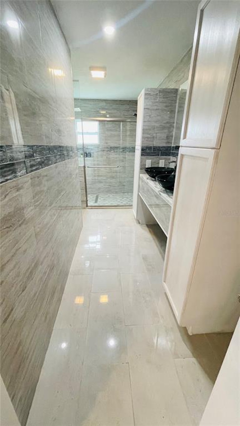 Photo 22 of 35 - 5103 N 30th St, Tampa, FL 33610