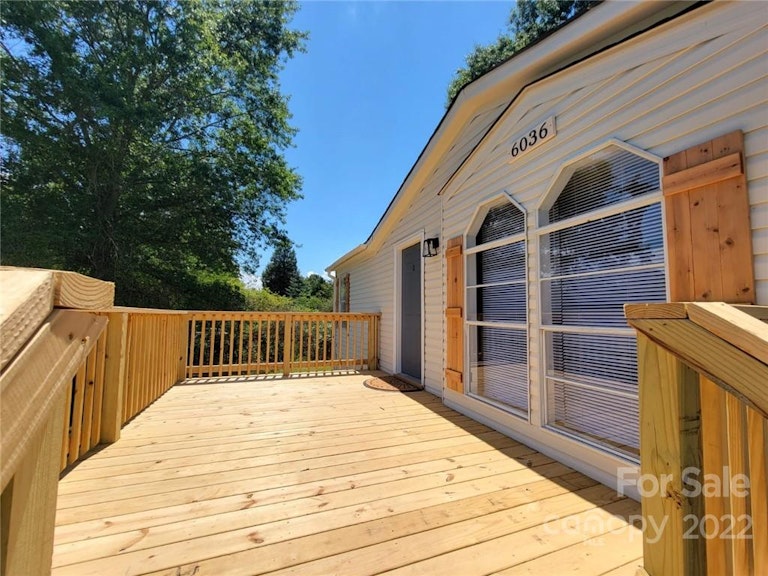 Photo 2 of 28 - 6036 Frazier Dr, Davidson, NC 28036