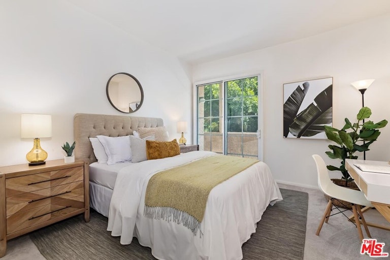 Photo 22 of 25 - 10960 Wellworth Ave #102, Los Angeles, CA 90024