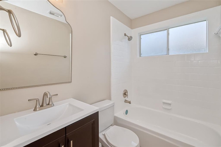 Photo 34 of 42 - 8706 Fondren Village Dr, Houston, TX 77071