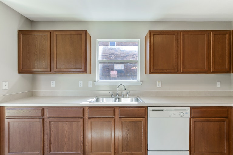 Photo 11 of 25 - 112 Matamoros St, Grand Prairie, TX 75051