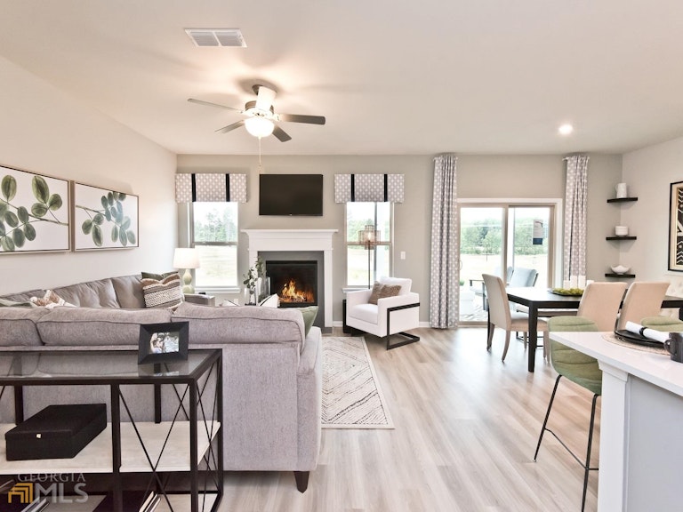 Photo 5 of 18 - 869 Sara Meadow Rd, Loganville, GA 30052