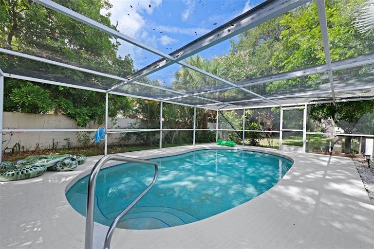 Photo 30 of 41 - 2331 Terry Ln, Sarasota, FL 34231