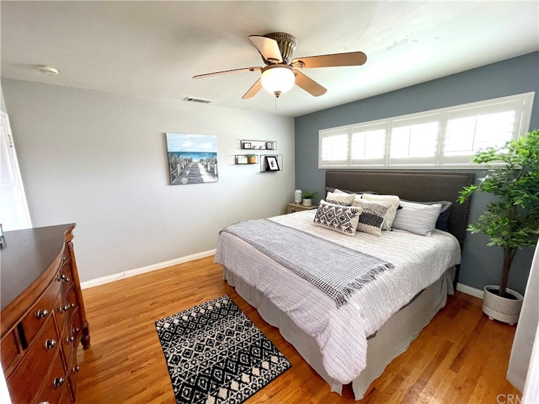 Photo 24 of 51 - 5807 E Monlaco Rd, Long Beach, CA 90808