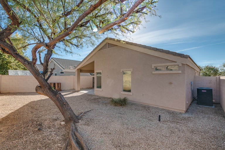 Photo 31 of 32 - 412 E March St, San Tan Valley, AZ 85140