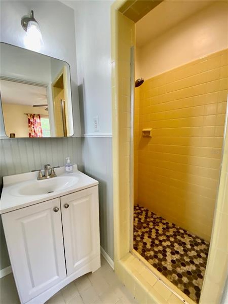 Photo 29 of 60 - 4081 Lake Marianna Dr, Winter Haven, FL 33881