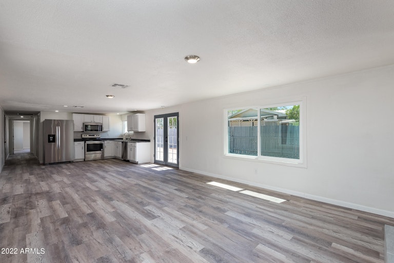 Photo 7 of 24 - 45386 W Hathaway Ave, Maricopa, AZ 85139