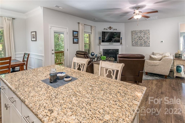 Photo 12 of 48 - 156 Wylie Trl, Statesville, NC 28677