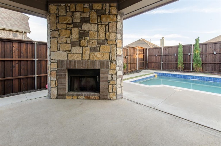 Photo 30 of 33 - 3058 Lakefield Dr, Little Elm, TX 75068