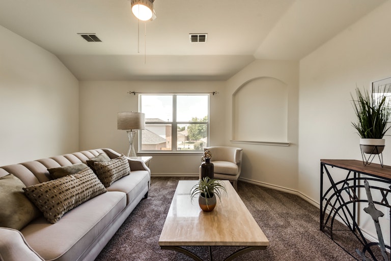 Photo 25 of 37 - 229 Willowlake Dr, Little Elm, TX 75068