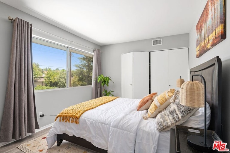 Photo 30 of 37 - 22334 Liberty Bell Rd, Calabasas, CA 91302