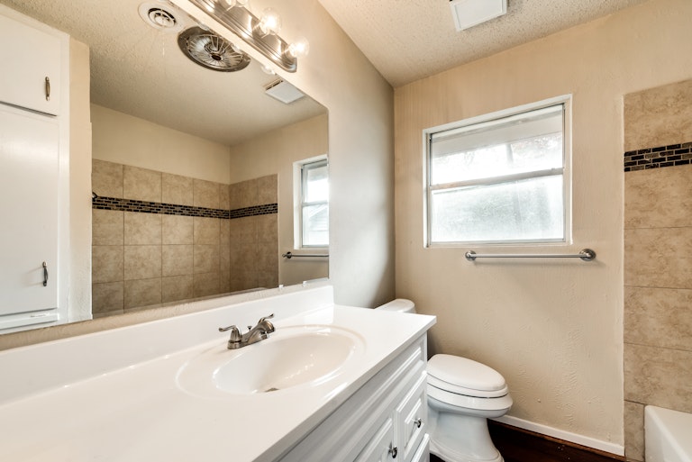 Photo 22 of 24 - 5729 Wedgmont Cir N, Fort Worth, TX 76133