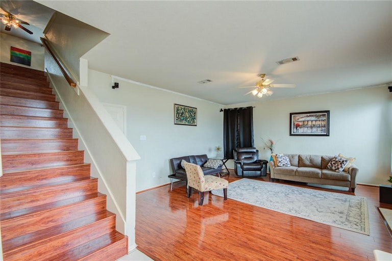 Photo 21 of 50 - 16651 Keegans Ridge Way Dr, Houston, TX 77083