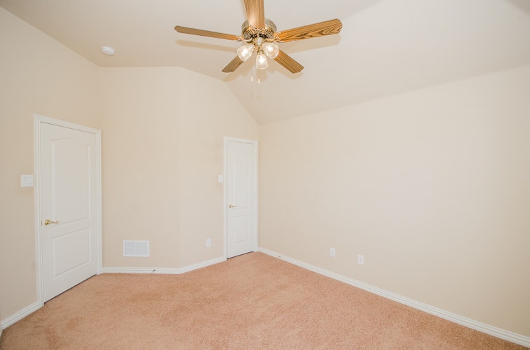 Photo 32 of 38 - 1320 Rusticwood Dr, Desoto, TX 75115