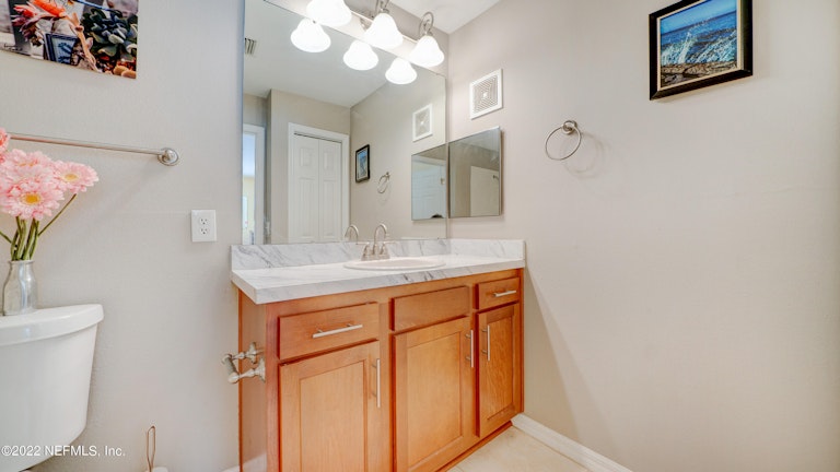 Photo 17 of 27 - 3591 Kernan Blvd S #612, Jacksonville, FL 32224