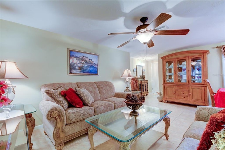 Photo 8 of 53 - 412 Crosswinds Dr, Palm Harbor, FL 34683