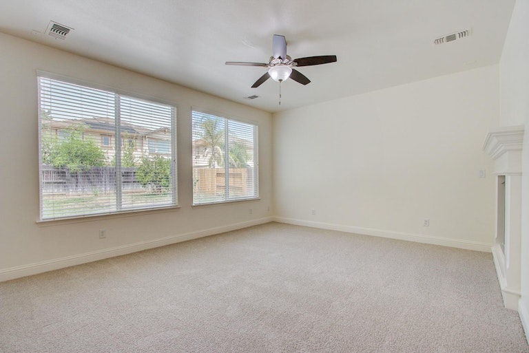 Photo 11 of 27 - 4018 Pinoche Peak Way, Rancho Cordova, CA 95742