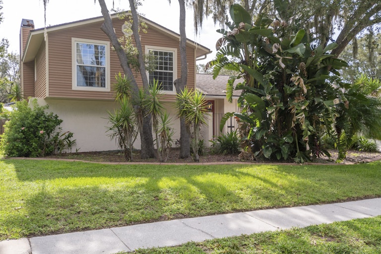 Photo 37 of 37 - 3909 Rosedale Dr, Brandon, FL 33511