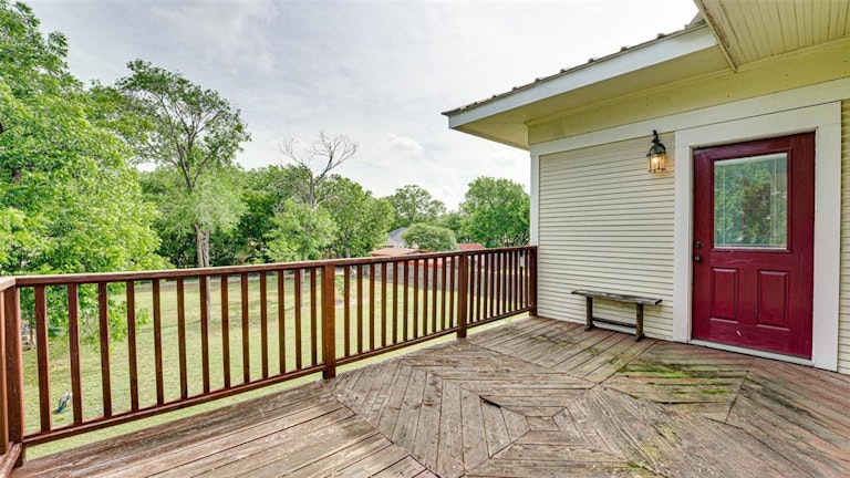 Photo 31 of 40 - 613 E Marvin Ave, Waxahachie, TX 75165