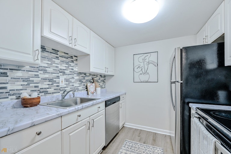 Photo 14 of 25 - 3097 Reeves St SE, Smyrna, GA 30080