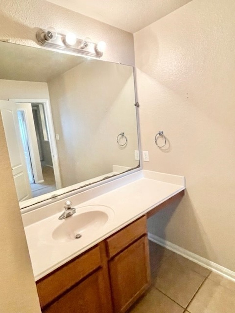 Photo 13 of 15 - 607 Spanish Oak Ter, Round Rock, TX 78681