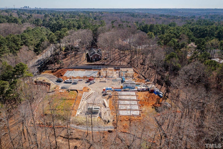 Photo 16 of 36 - 5713 Parker Pines Ct, Raleigh, NC 27609