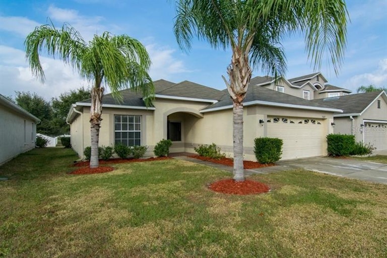 Photo 1 of 25 - 31023 Baclan Dr, Wesley Chapel, FL 33545