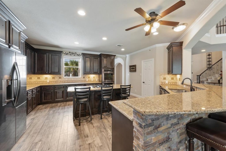 Photo 11 of 39 - 333 Grand Creek Dr, League City, TX 77573