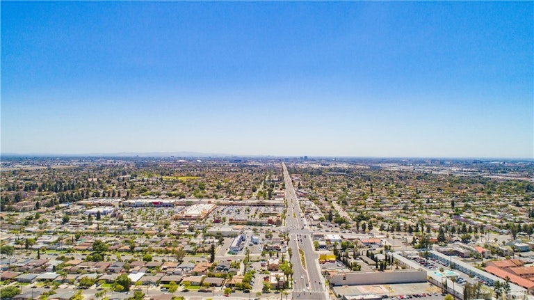 Photo 50 of 52 - 1325 S Moonstone St, Anaheim, CA 92804