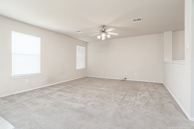 Photo 6 of 21 - 3622 Archer Blvd, New Braunfels, TX 78132