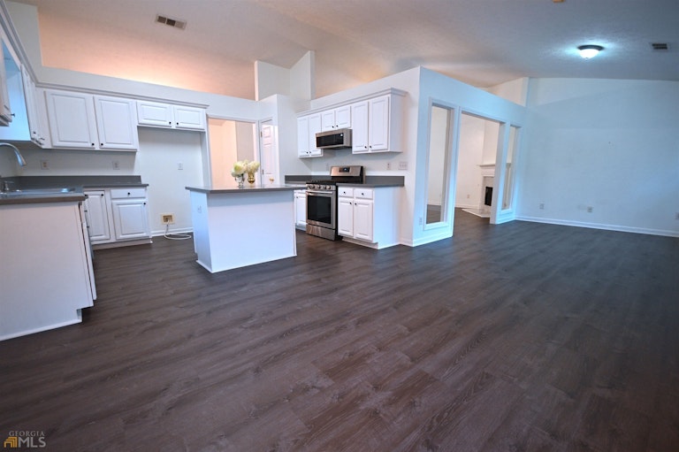 Photo 10 of 27 - 4160 McEver Park Dr, Acworth, GA 30101