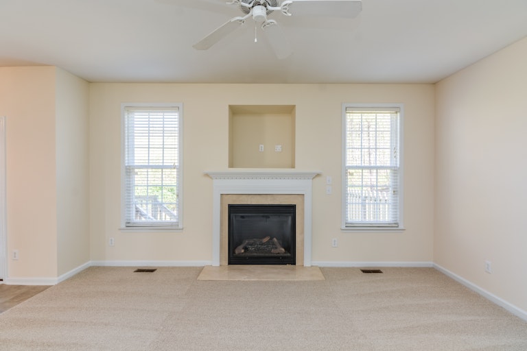 Photo 8 of 25 - 2913 Carriage Meadows Dr, Wake Forest, NC 27587