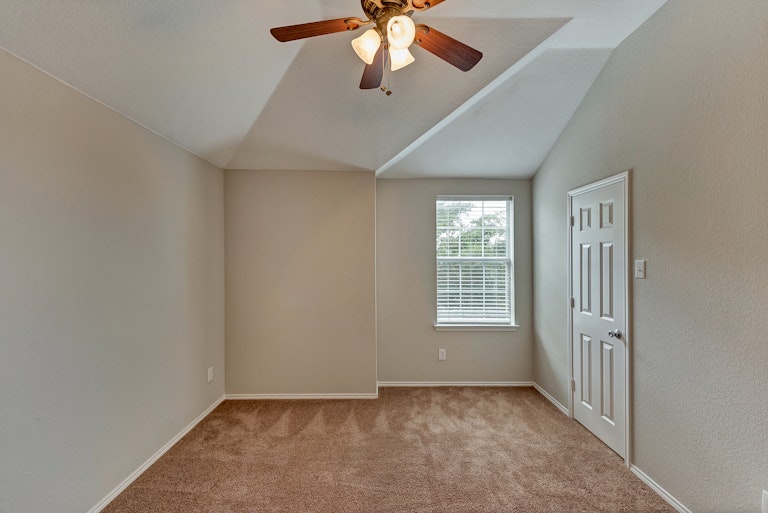 Photo 26 of 30 - 9125 Liberty Crossing Dr, Fort Worth, TX 76131