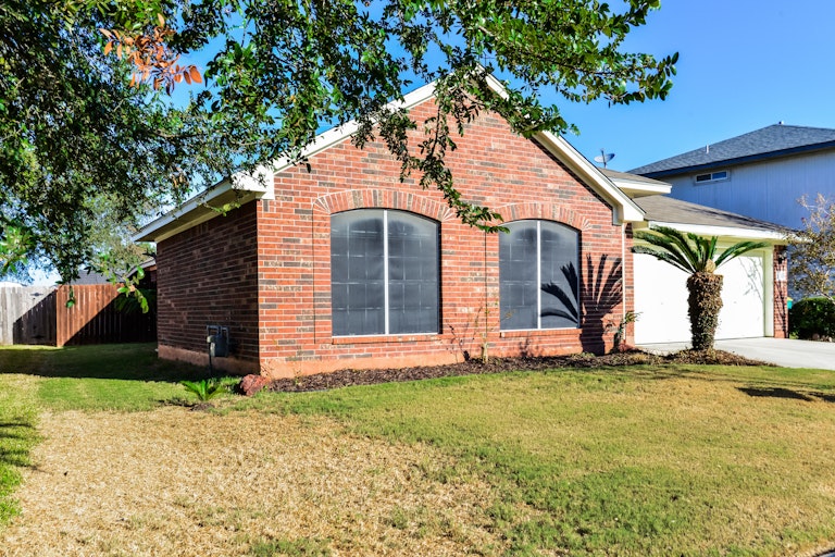 Photo 9 of 27 - 7523 Autumn Ledge, Converse, TX 78109