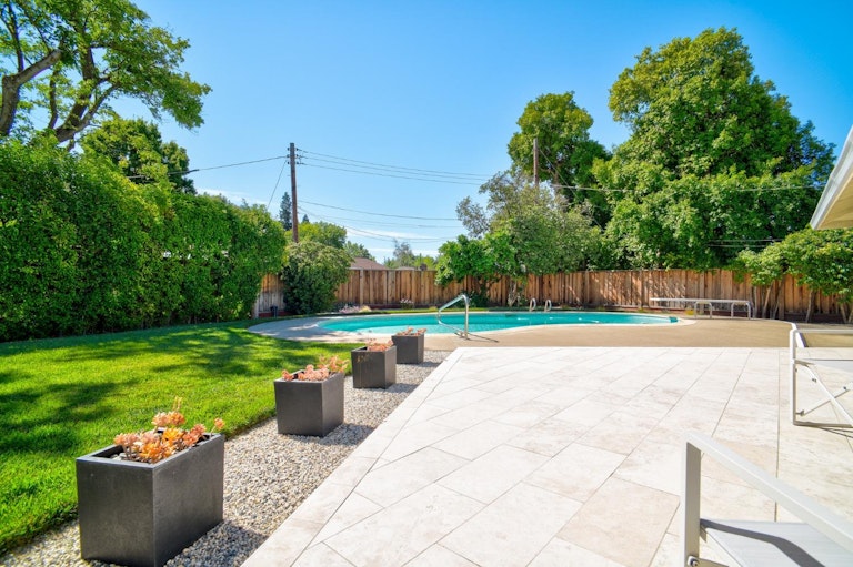 Photo 36 of 68 - 1940 Rolling Hills Rd, Sacramento, CA 95864