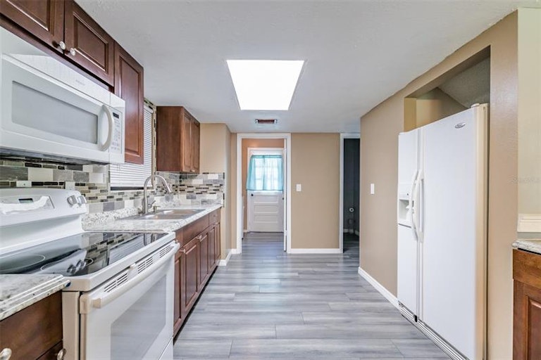 Photo 25 of 63 - 1208 5th St, Wimauma, FL 33598