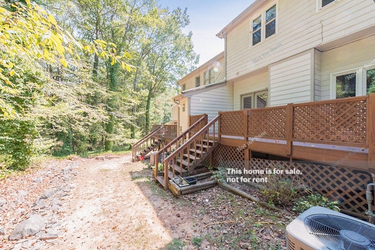 Photo 5 of 19 - 4113 Settlement Dr, Durham, NC 27713