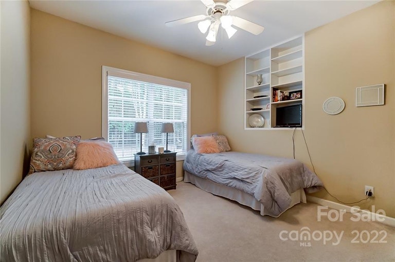 Photo 23 of 47 - 12229 Danielle Christina Ct, Charlotte, NC 28216