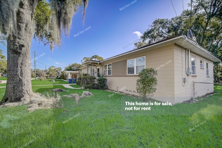 Photo 6 of 29 - 2845 Holly Point Dr, Jacksonville, FL 32277