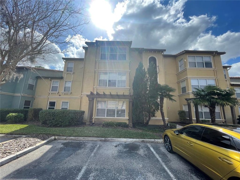Photo 37 of 44 - 5168 Conroy Rd #25, Orlando, FL 32811