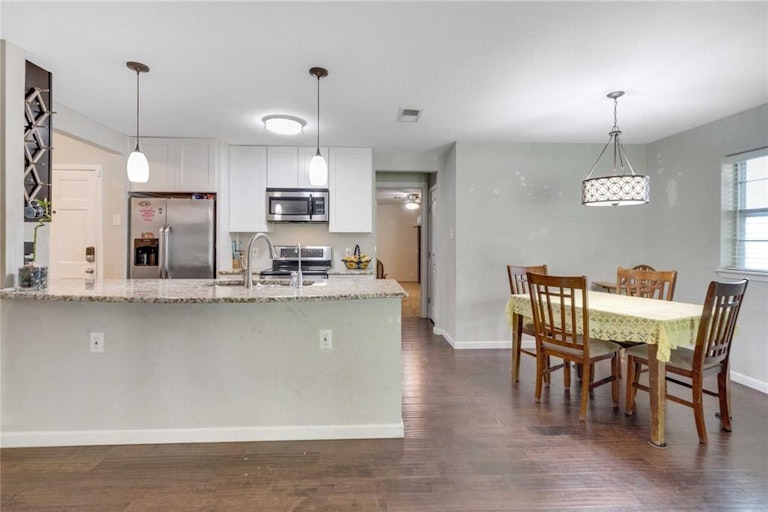 Photo 17 of 23 - 7624 Evergreen Rd, Richland Hills, TX 76118
