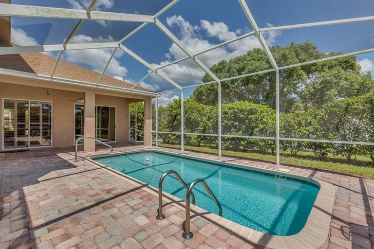 Photo 5 of 25 - 9118 Flagstick Ln, Hudson, FL 34667