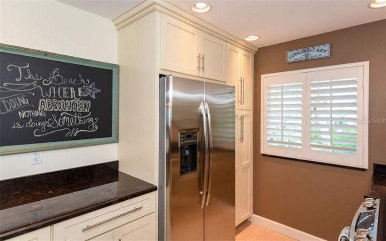 Photo 5 of 25 - 6701 Gulf Of Mexico Dr #310, Longboat Key, FL 34228