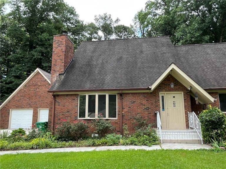 Photo 3 of 23 - 4491 Cedar Park Dr, Stone Mountain, GA 30083