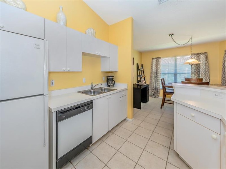 Photo 8 of 38 - 602 Marcus St #22, Venice, FL 34285
