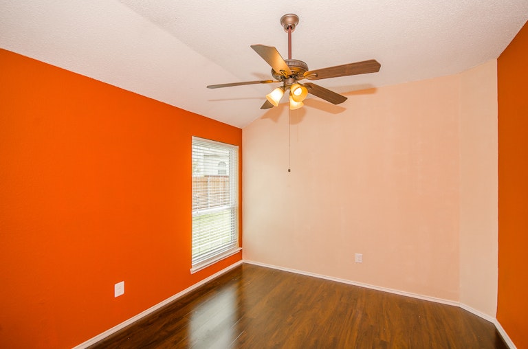 Photo 24 of 36 - 3481 Galaway Bay Dr, Grand Prairie, TX 75052