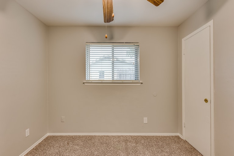 Photo 20 of 23 - 2218 Darrell Ct, Irving, TX 75060