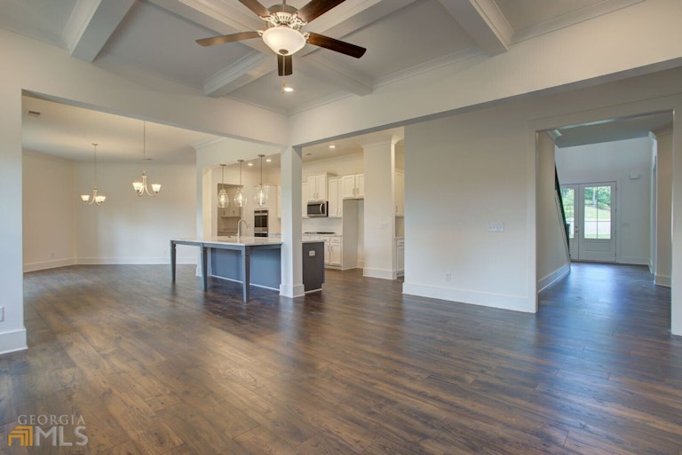 Photo 9 of 32 - 3001 Fairway Dr, Villa Rica, GA 30180
